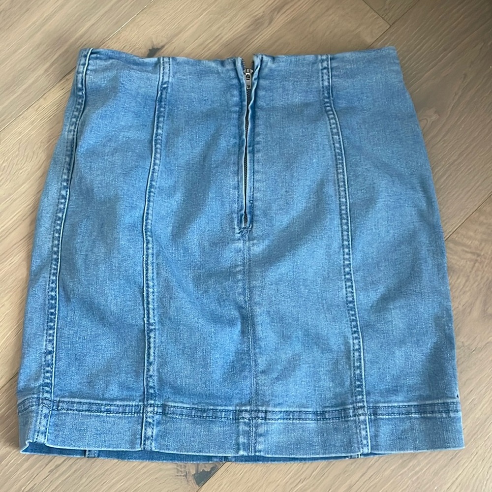 Jolt jean skirt
